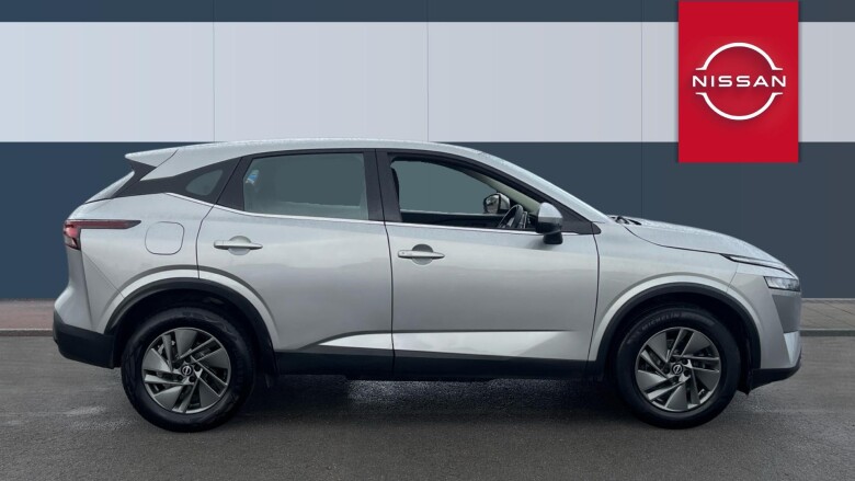 Nissan Qashqai 1.3 DiG-T MH Acenta Premium 5dr Petrol Hatchback